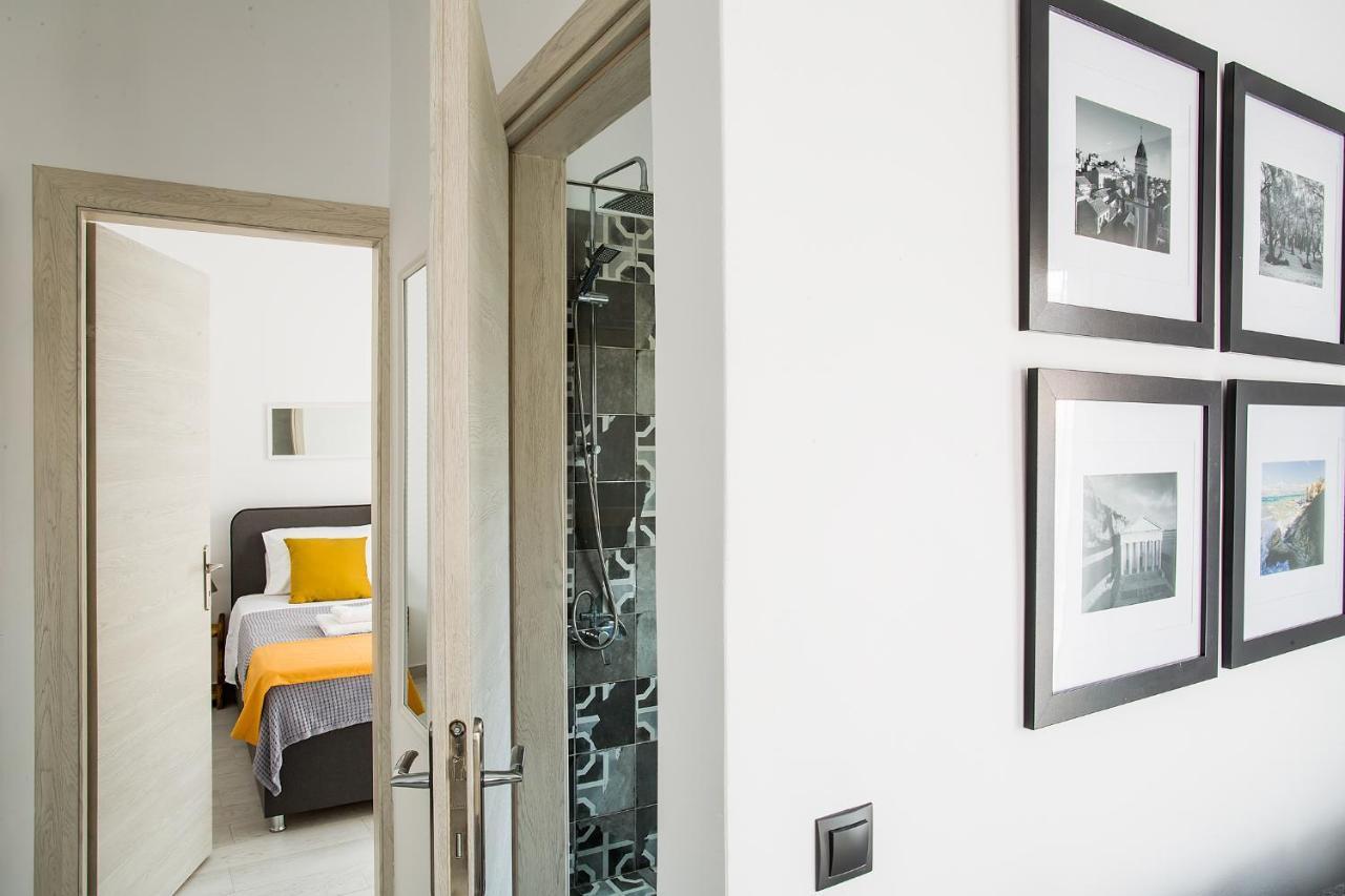 Deluxe Town Hall Square Flat In Historical Center 3 Corfu  المظهر الخارجي الصورة